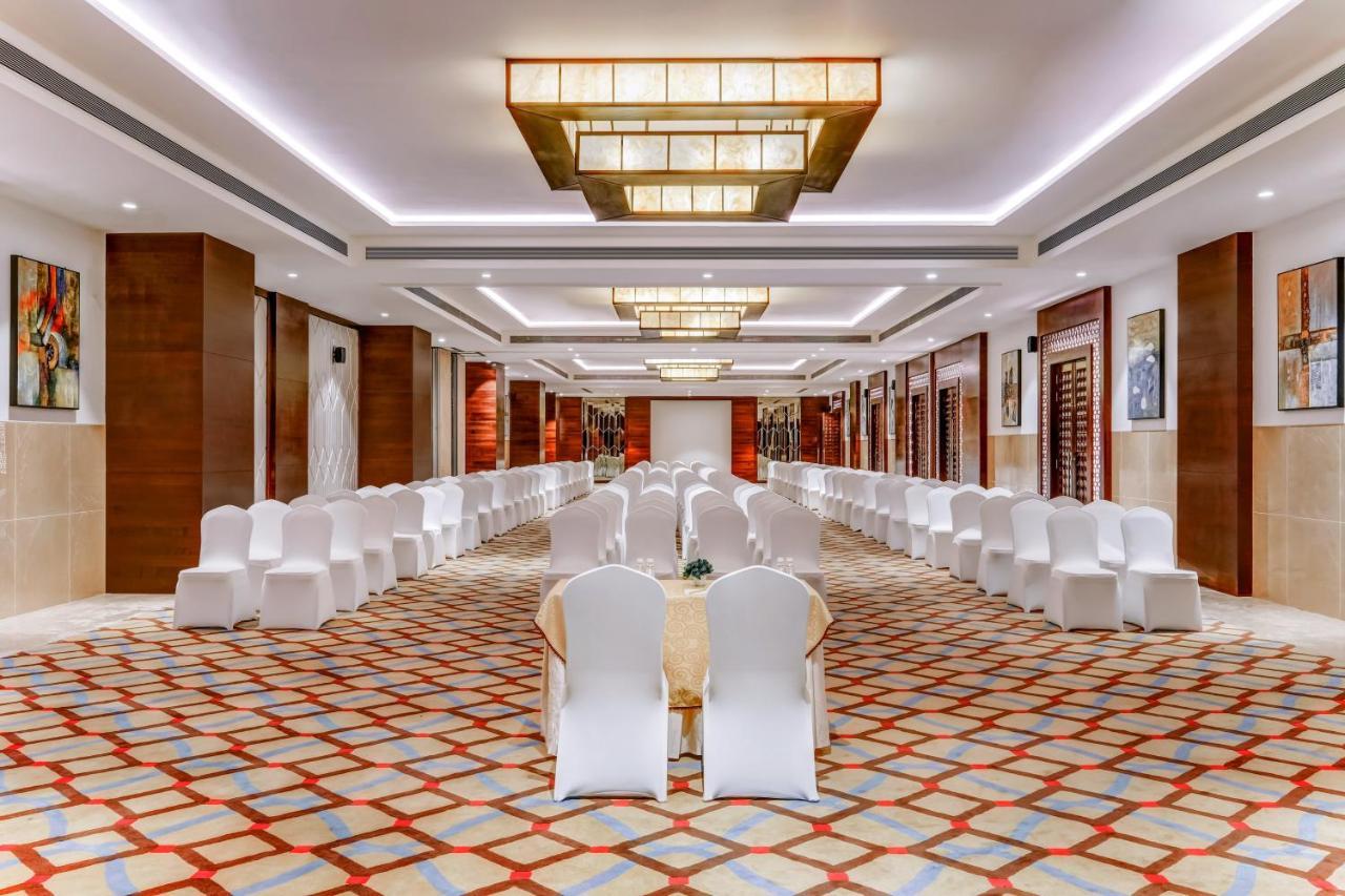 ホテル Lemon Tree Premier, Dwarka エクステリア 写真